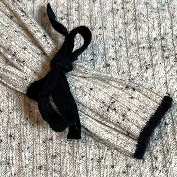 LISA TODD Ribbed Knit Cashmere V-Back Tie Sleeve Sweater Speckled Black & Cream - Picture 5 of 7